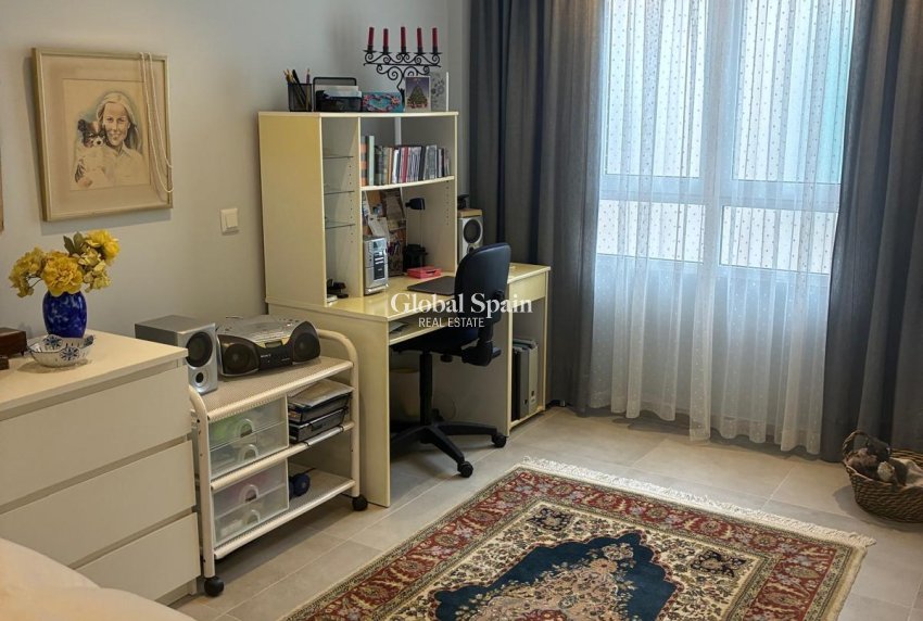 Revente - APPARTEMENT -
TORREVIEJA - El Acequión - Los Náufragos