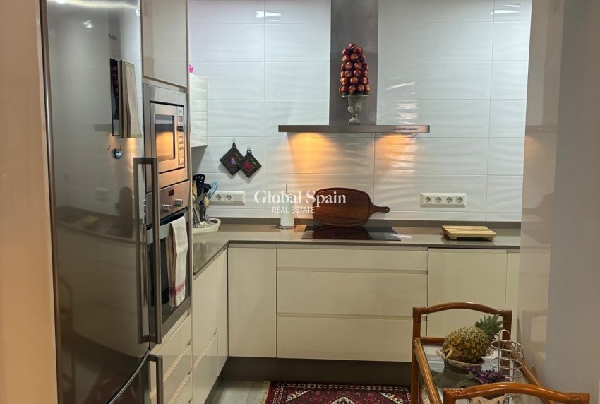 Revente - APPARTEMENT -
TORREVIEJA - El Acequión - Los Náufragos