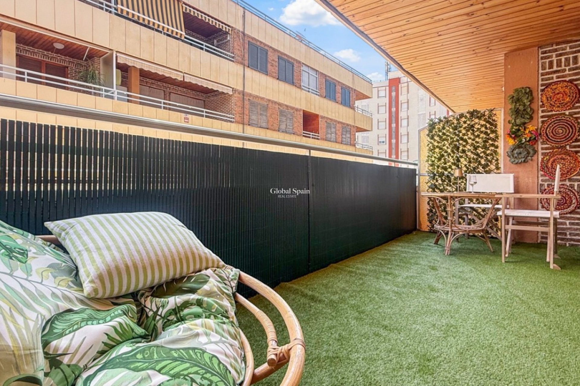 Revente - APPARTEMENT -
TORREVIEJA - El Acequión - Los Náufragos