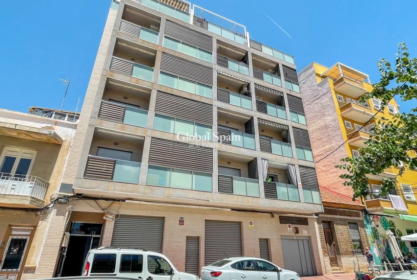 Revente - APPARTEMENT -
TORREVIEJA - El Acequión - Los Náufragos