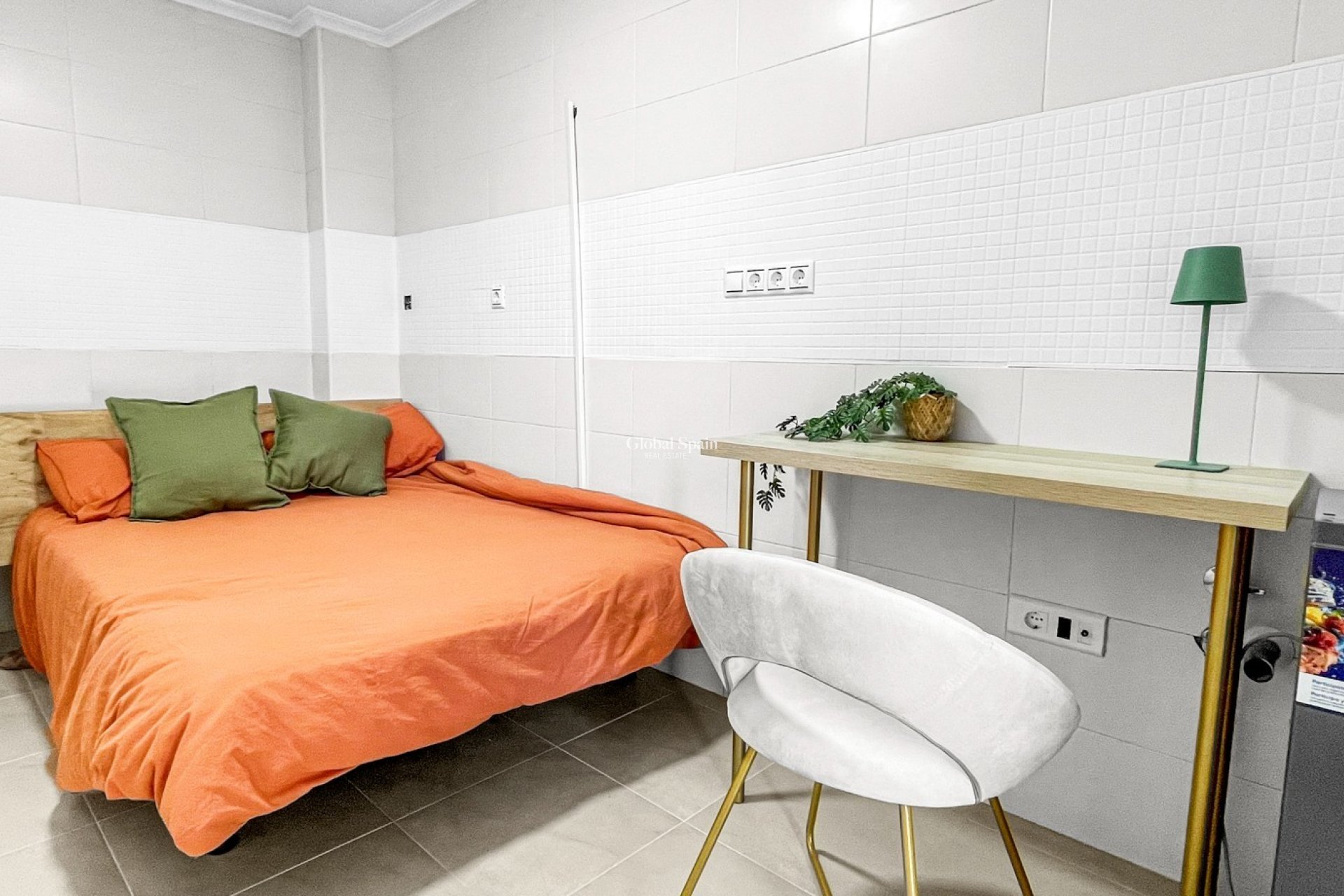 Revente - APPARTEMENT -
TORREVIEJA - El Acequión - Los Náufragos