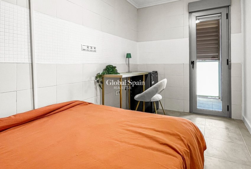 Revente - APPARTEMENT -
TORREVIEJA - El Acequión - Los Náufragos