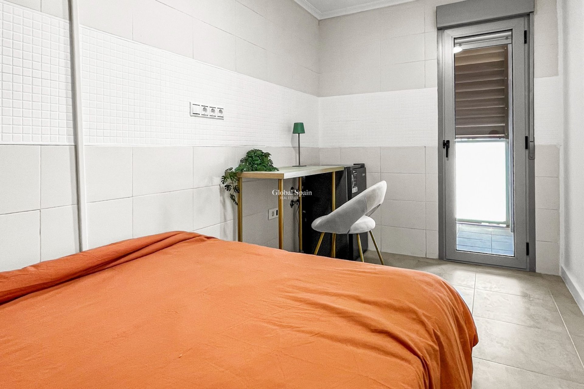Revente - APPARTEMENT -
TORREVIEJA - El Acequión - Los Náufragos