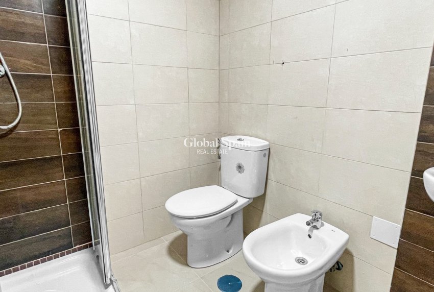 Revente - APPARTEMENT -
TORREVIEJA - El Acequión - Los Náufragos