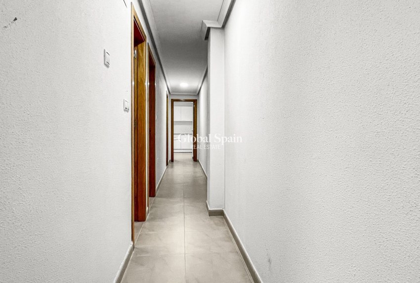 Revente - APPARTEMENT -
TORREVIEJA - El Acequión - Los Náufragos