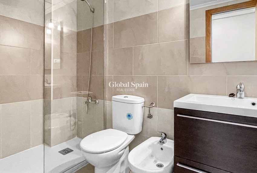 Revente - APPARTEMENT -
TORREVIEJA - El Acequión - Los Náufragos