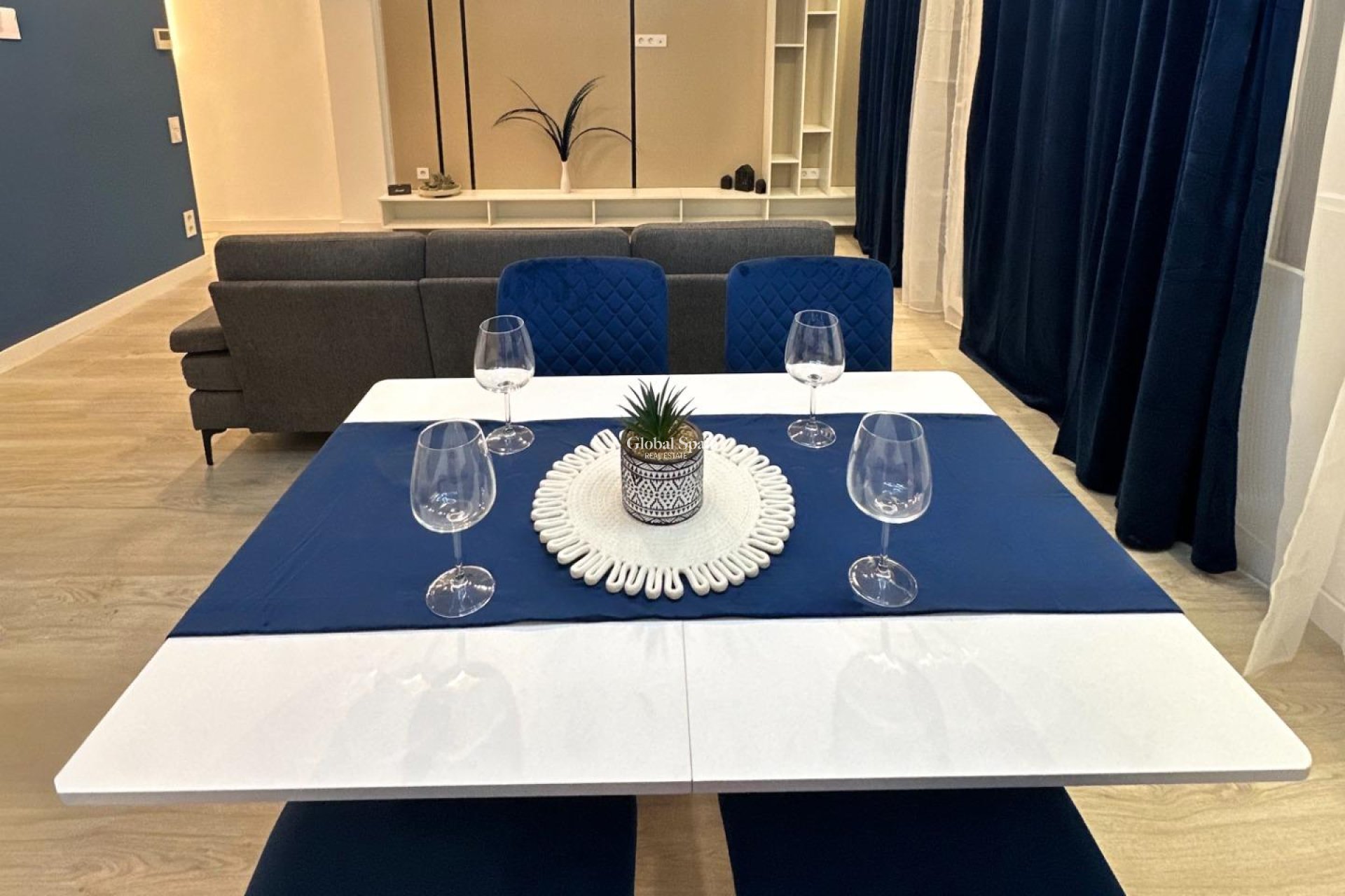 Revente - APPARTEMENT -
TORREVIEJA - El Acequión - Los Náufragos