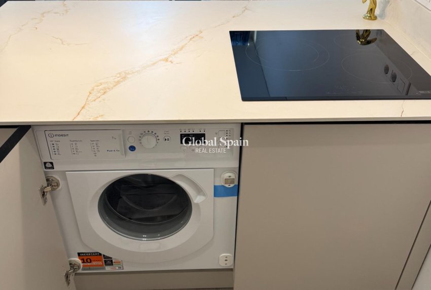 Revente - APPARTEMENT -
TORREVIEJA - El Acequión - Los Náufragos