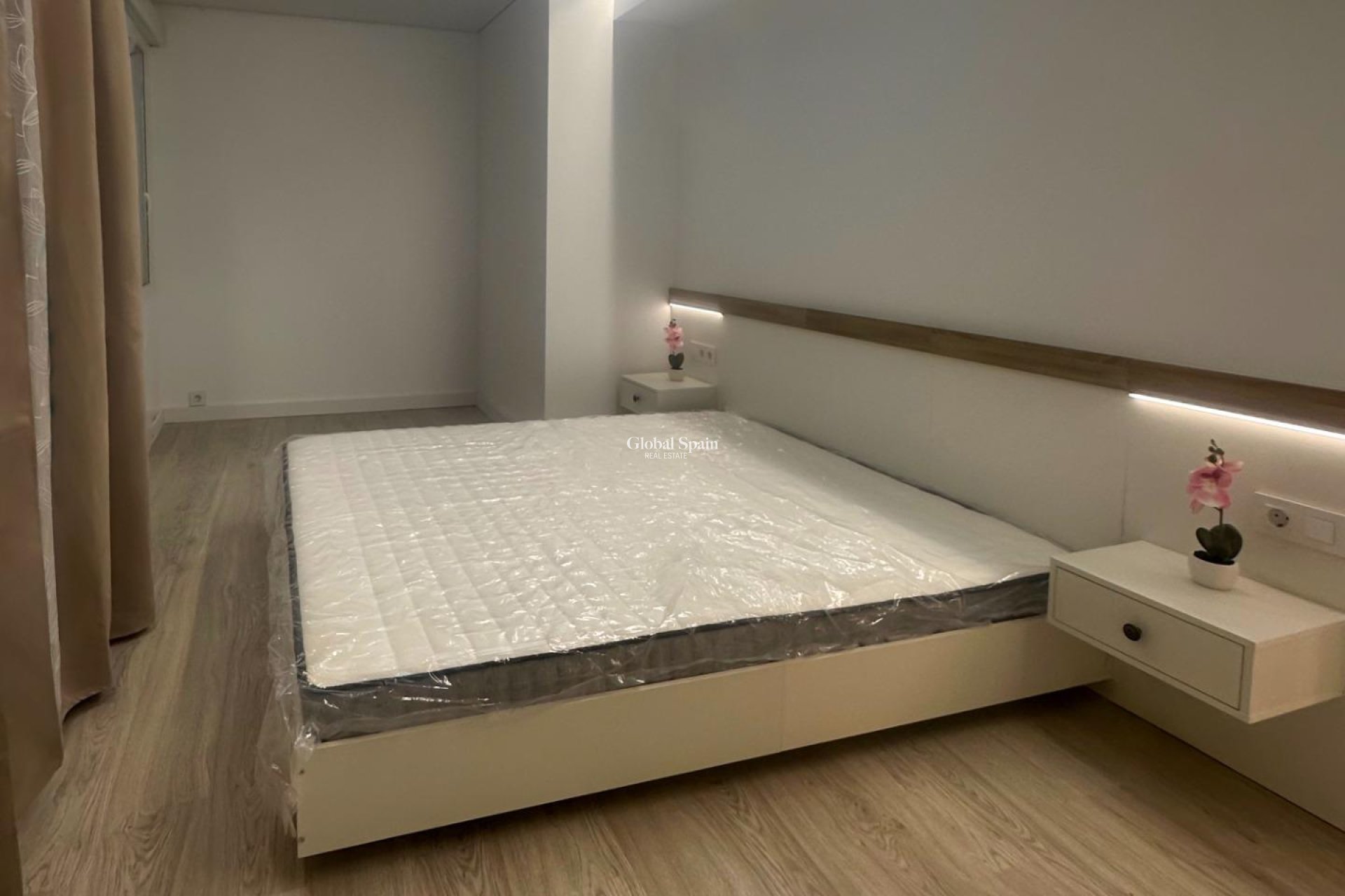 Revente - APPARTEMENT -
TORREVIEJA - El Acequión - Los Náufragos