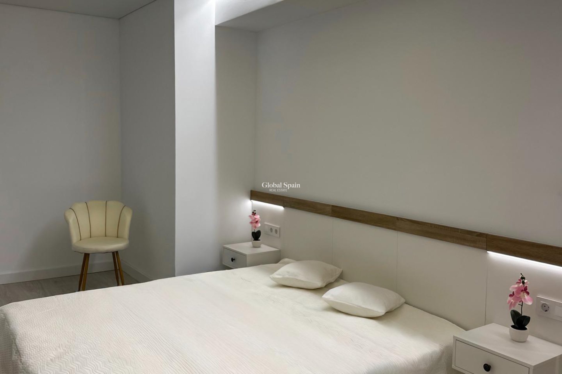 Revente - APPARTEMENT -
TORREVIEJA - El Acequión - Los Náufragos