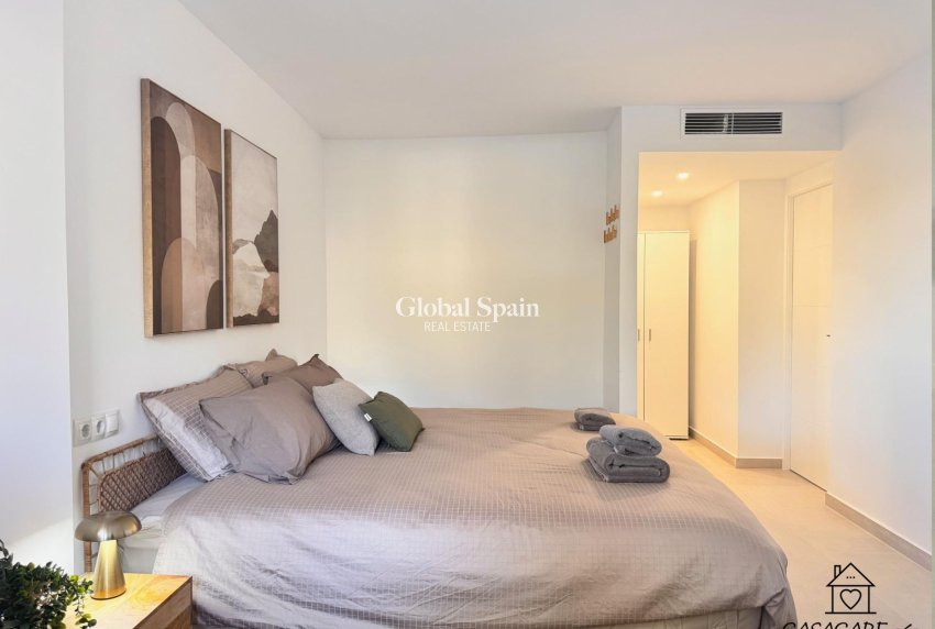 Revente - APPARTEMENT -
TORREVIEJA - El Acequión - Los Náufragos