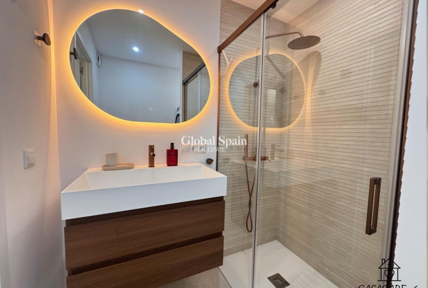 Revente - APPARTEMENT -
TORREVIEJA - El Acequión - Los Náufragos