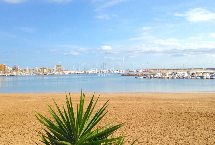 Revente - APPARTEMENT -
TORREVIEJA - El Acequión - Los Náufragos