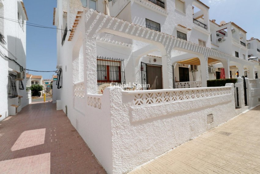 Revente - APPARTEMENT -
TORREVIEJA - El Acequión - Los Náufragos