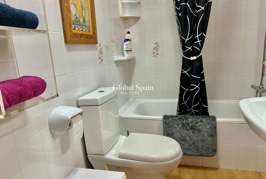 Revente - APPARTEMENT -
TORREVIEJA - El Acequión - Los Náufragos