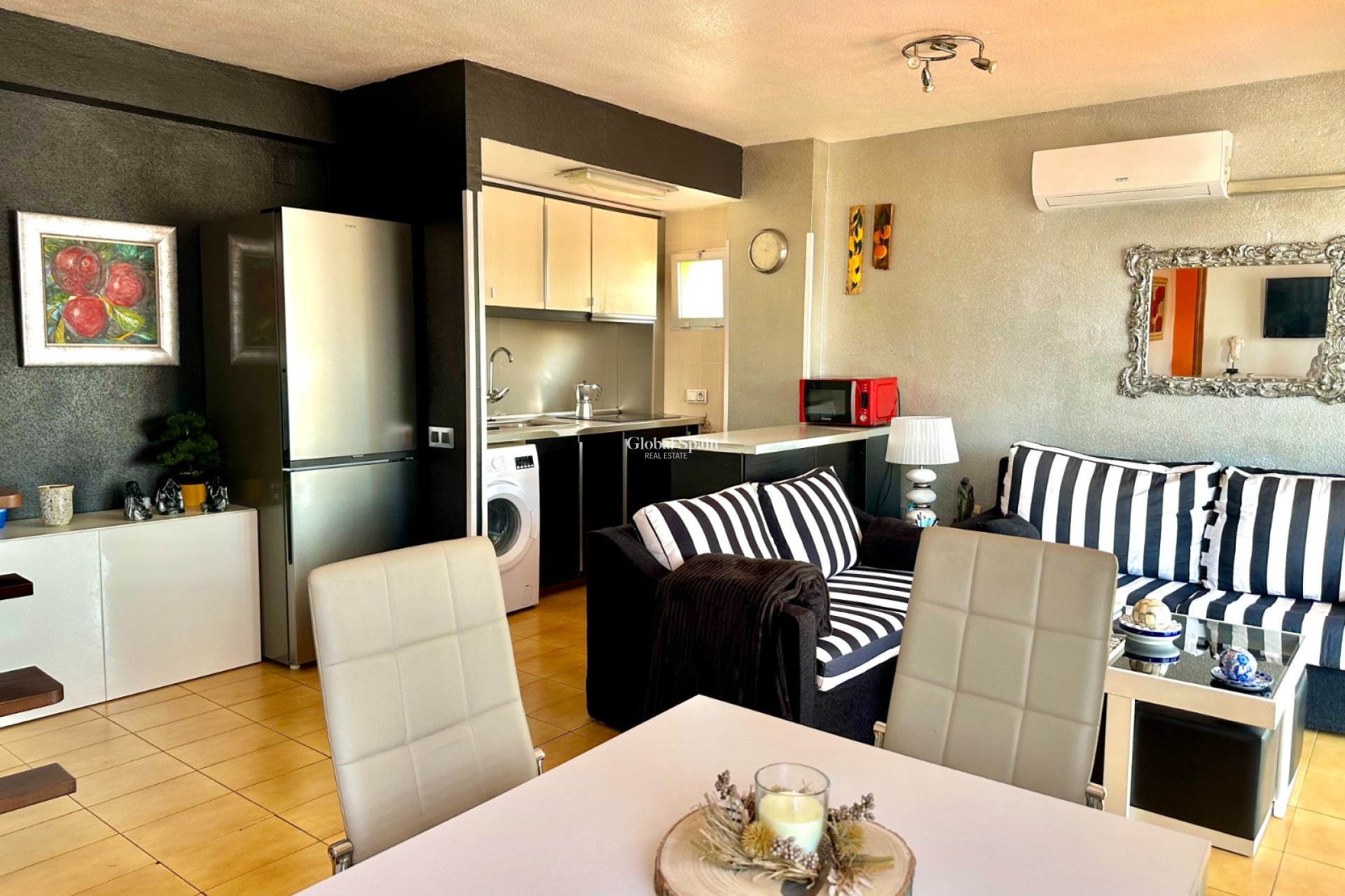 Revente - APPARTEMENT -
TORREVIEJA - El Acequión - Los Náufragos