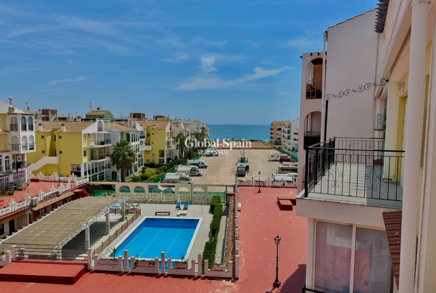 Revente - APPARTEMENT -
TORREVIEJA - El Acequión - Los Náufragos