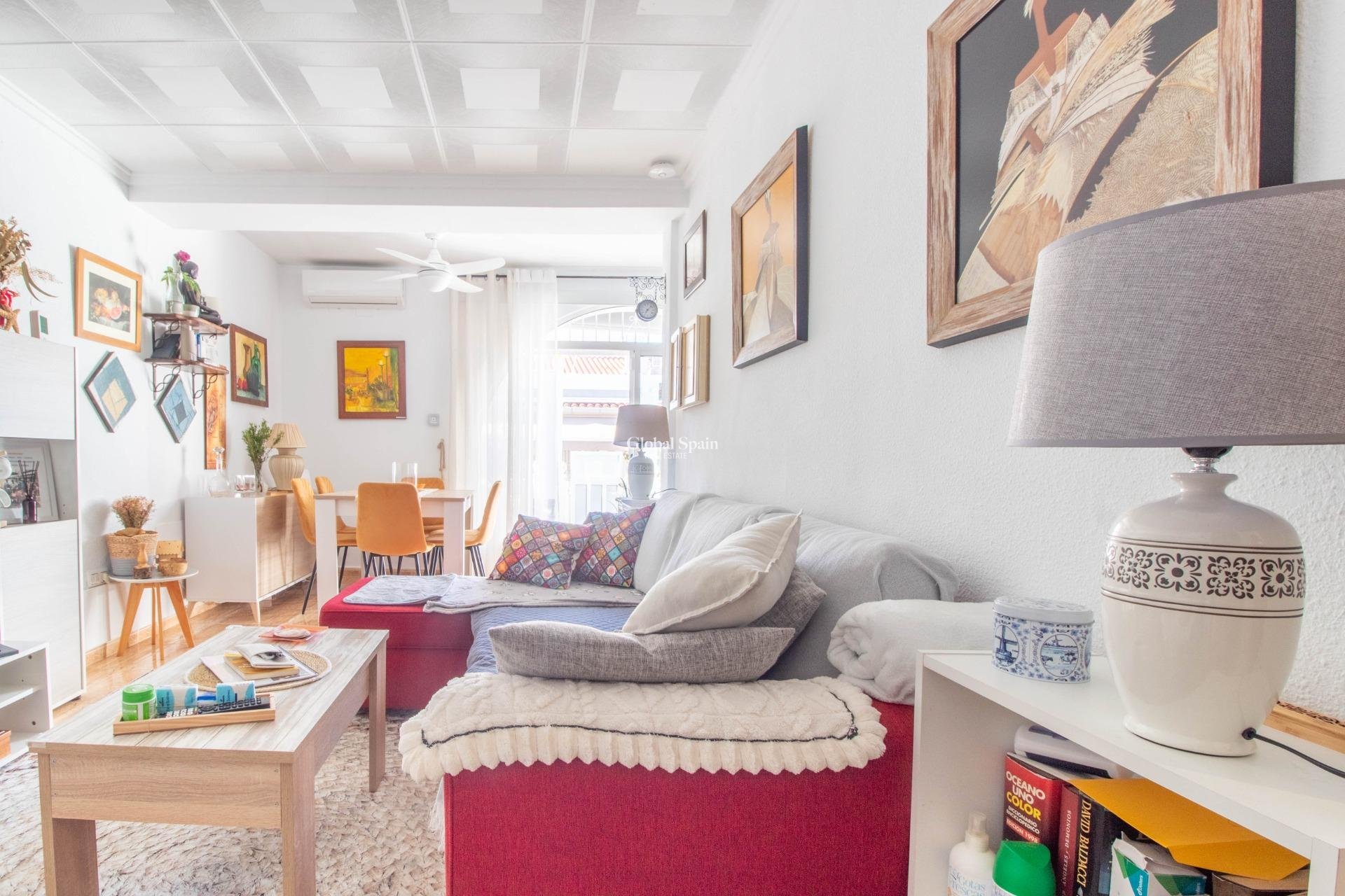 Revente - APPARTEMENT -
TORREVIEJA - El chaparral