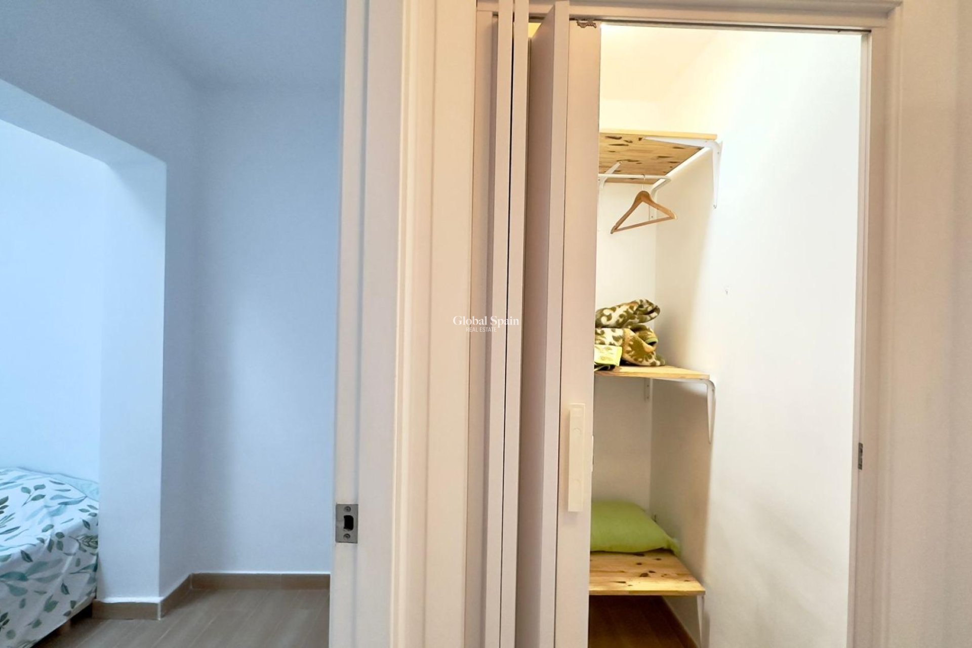 Revente - APPARTEMENT -
TORREVIEJA - El limonar