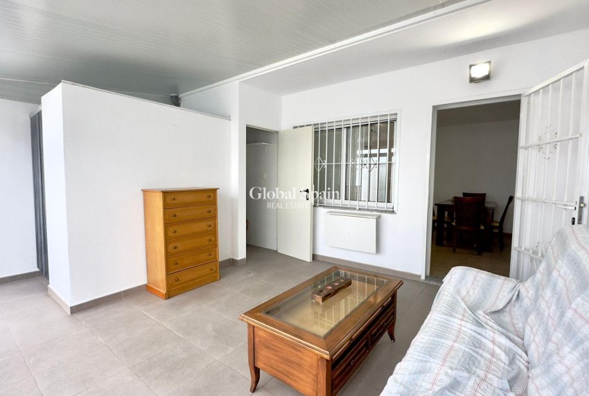 Revente - APPARTEMENT -
TORREVIEJA - El limonar