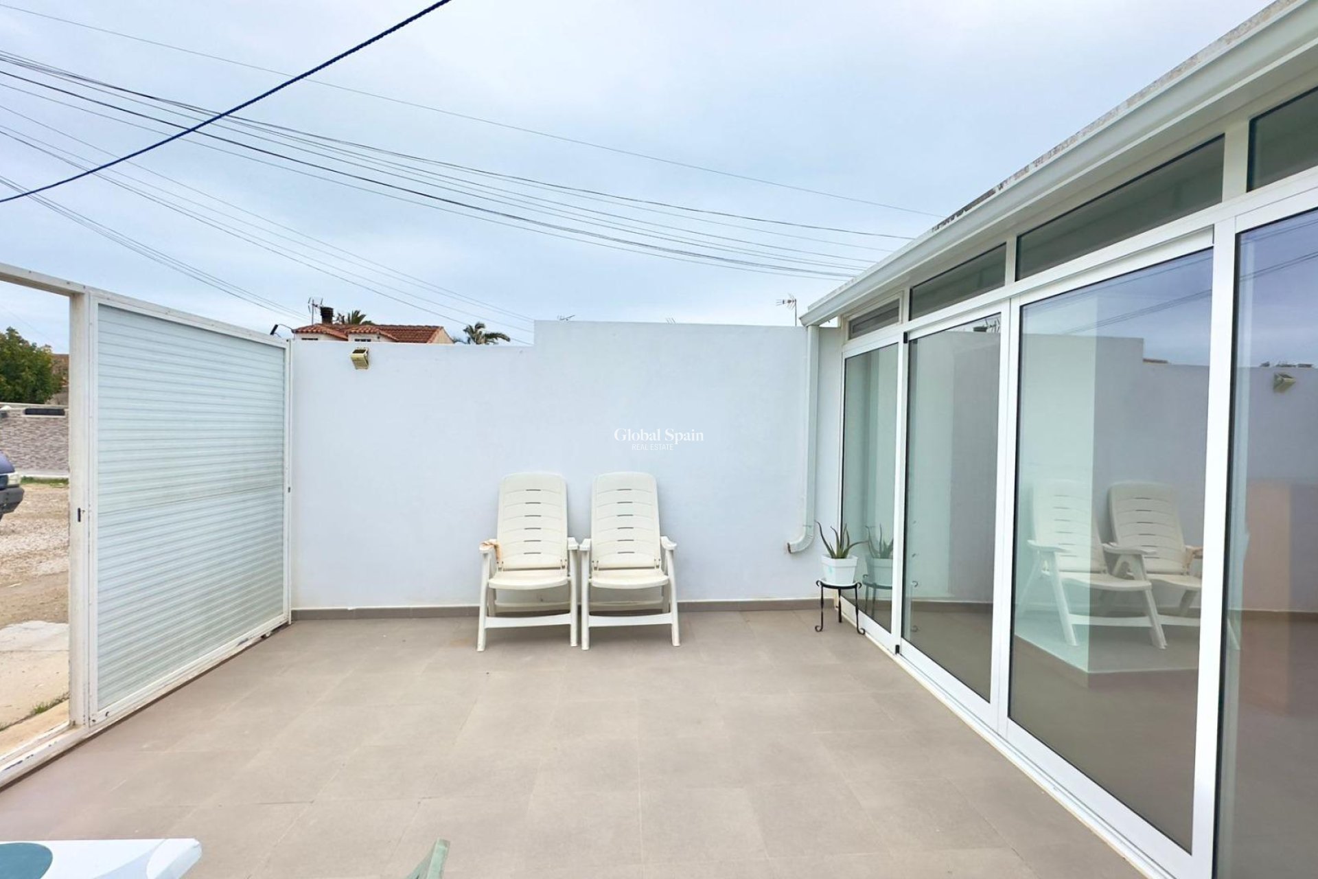 Revente - APPARTEMENT -
TORREVIEJA - El limonar