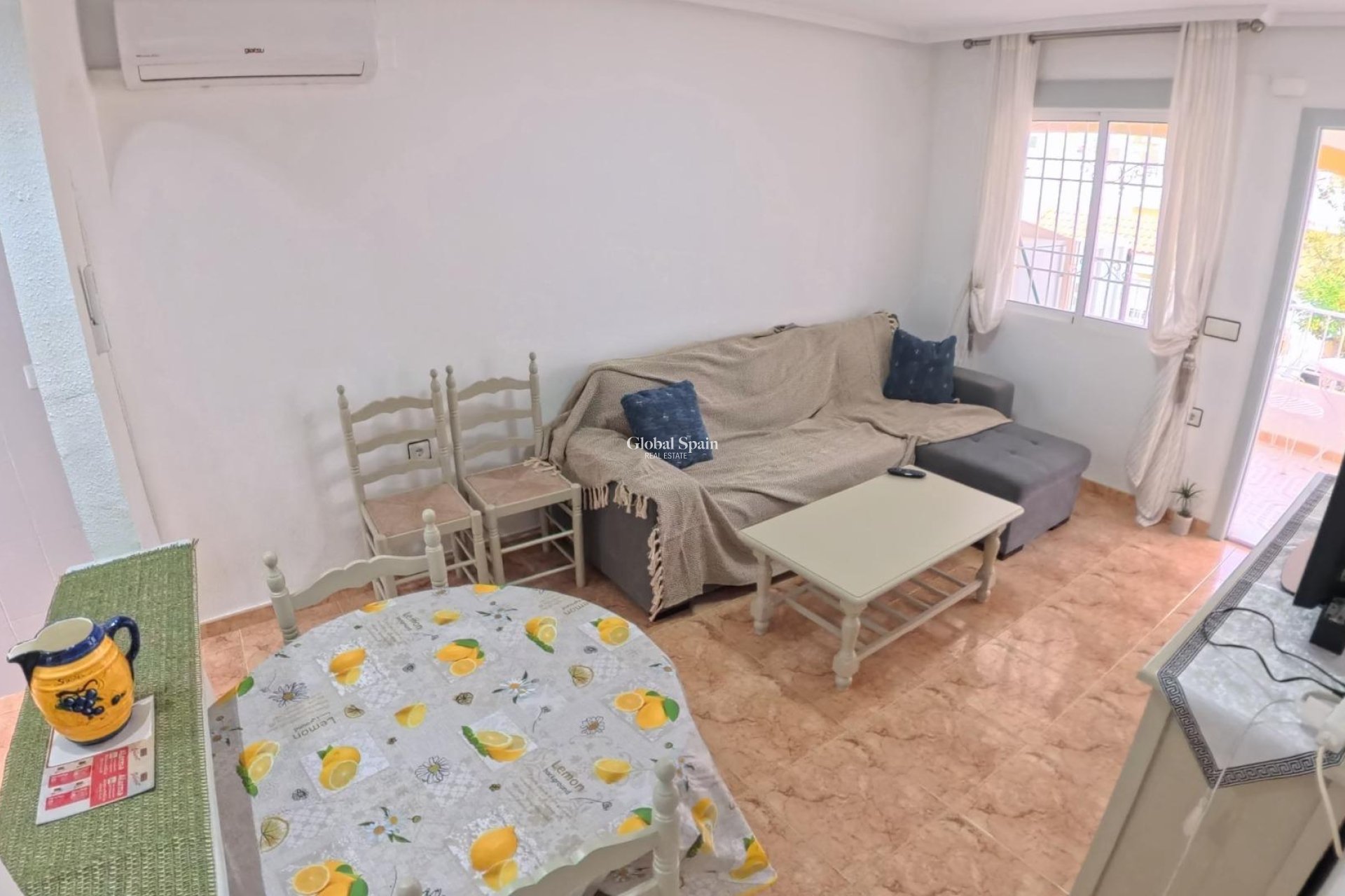 Revente - APPARTEMENT -
TORREVIEJA - El limonar