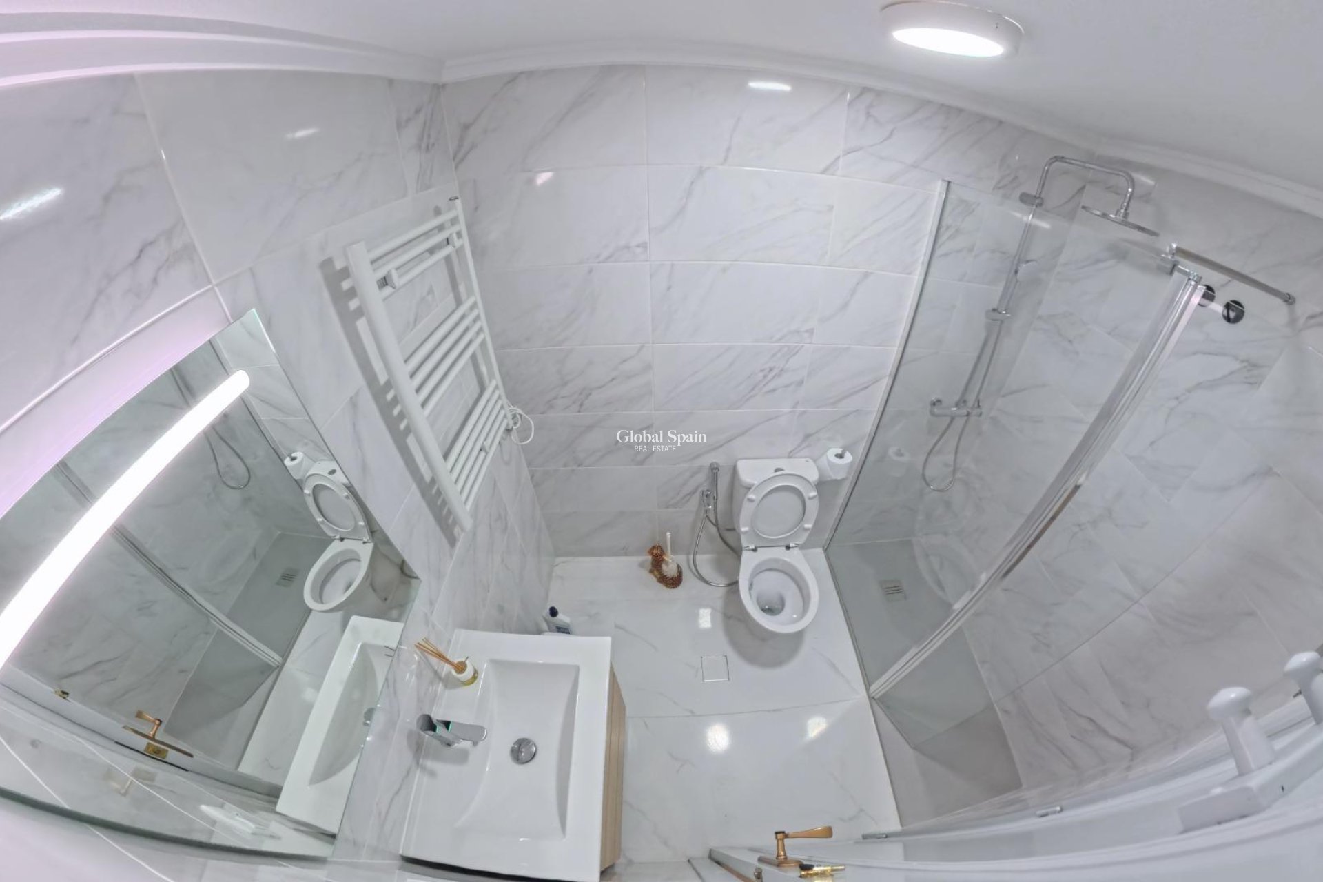 Revente - APPARTEMENT -
TORREVIEJA - El limonar