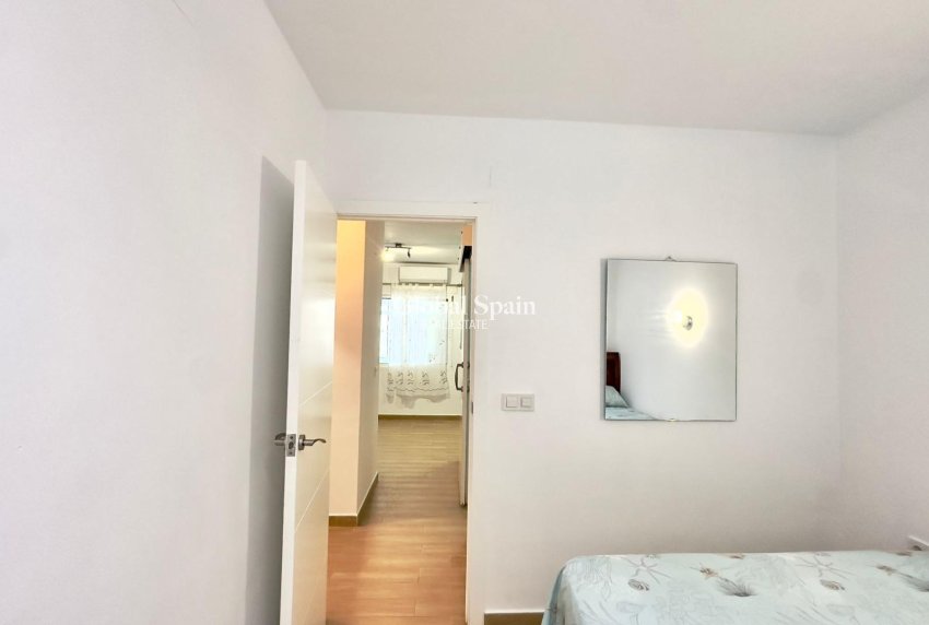 Revente - APPARTEMENT -
TORREVIEJA - El limonar