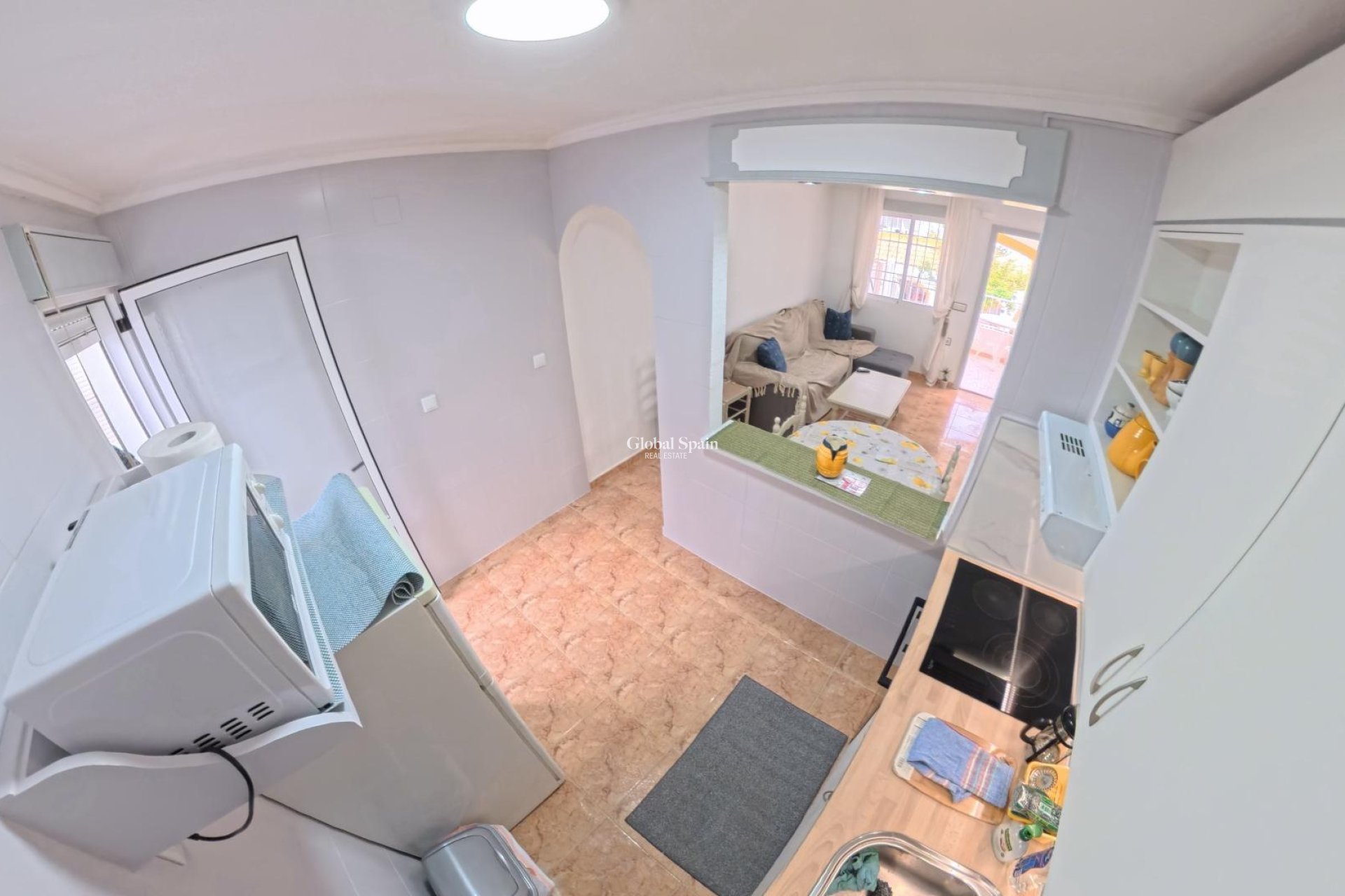 Revente - APPARTEMENT -
TORREVIEJA - El limonar