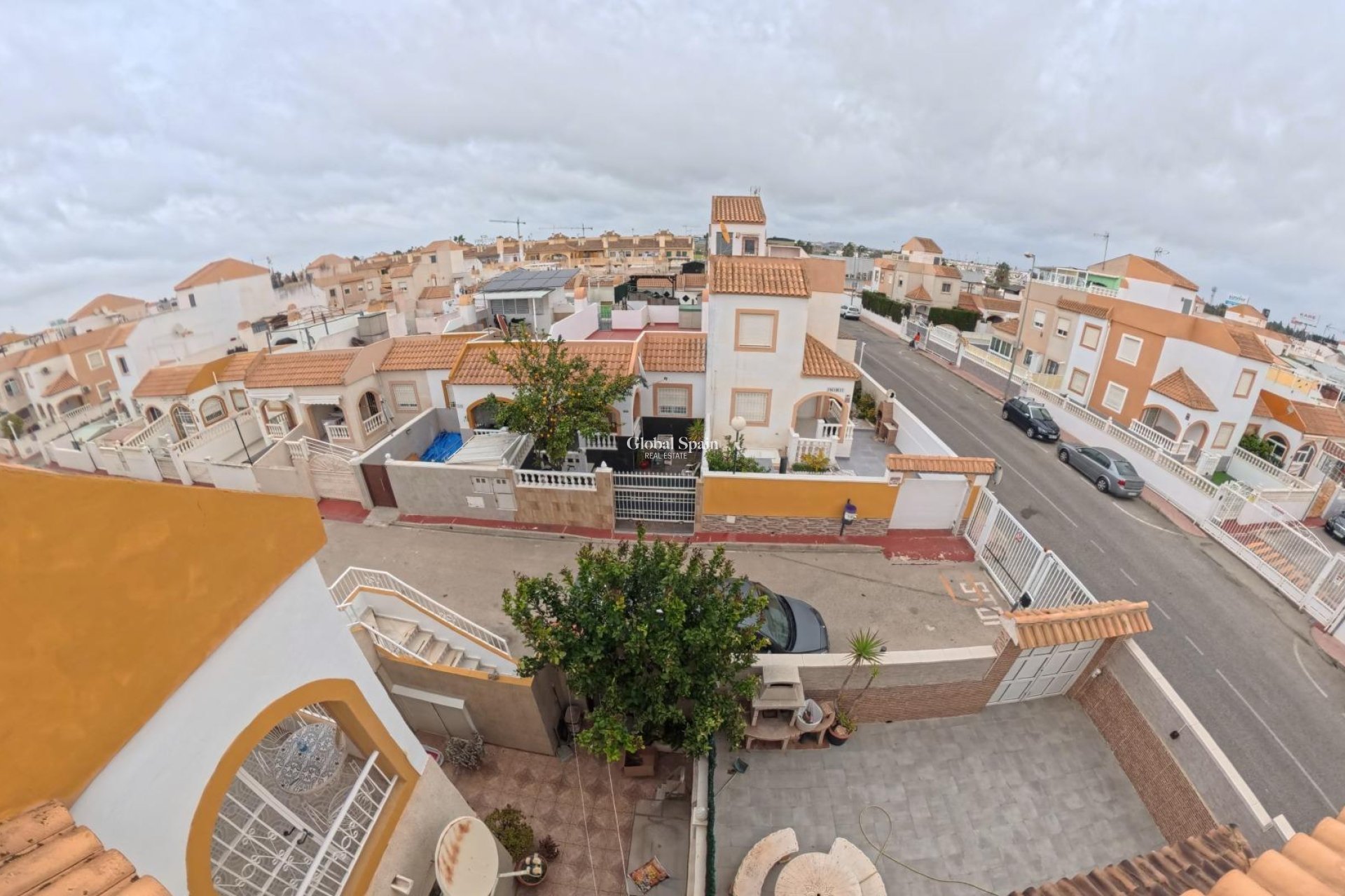 Revente - APPARTEMENT -
TORREVIEJA - El limonar