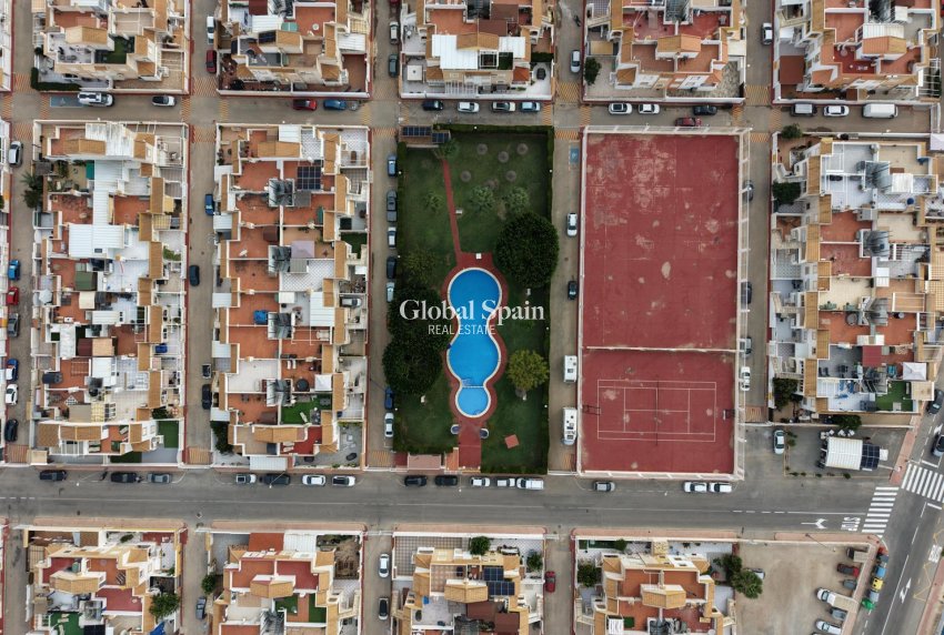 Revente - APPARTEMENT -
TORREVIEJA - El limonar