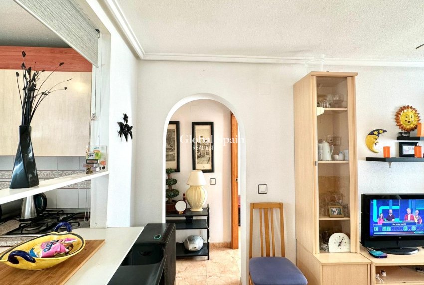 Revente - APPARTEMENT -
TORREVIEJA - El limonar