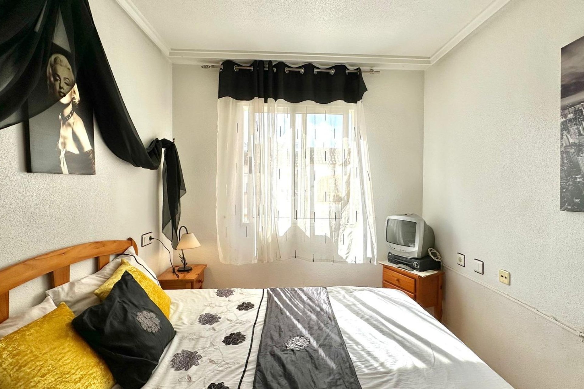 Revente - APPARTEMENT -
TORREVIEJA - El limonar