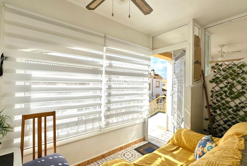 Revente - APPARTEMENT -
TORREVIEJA - El limonar