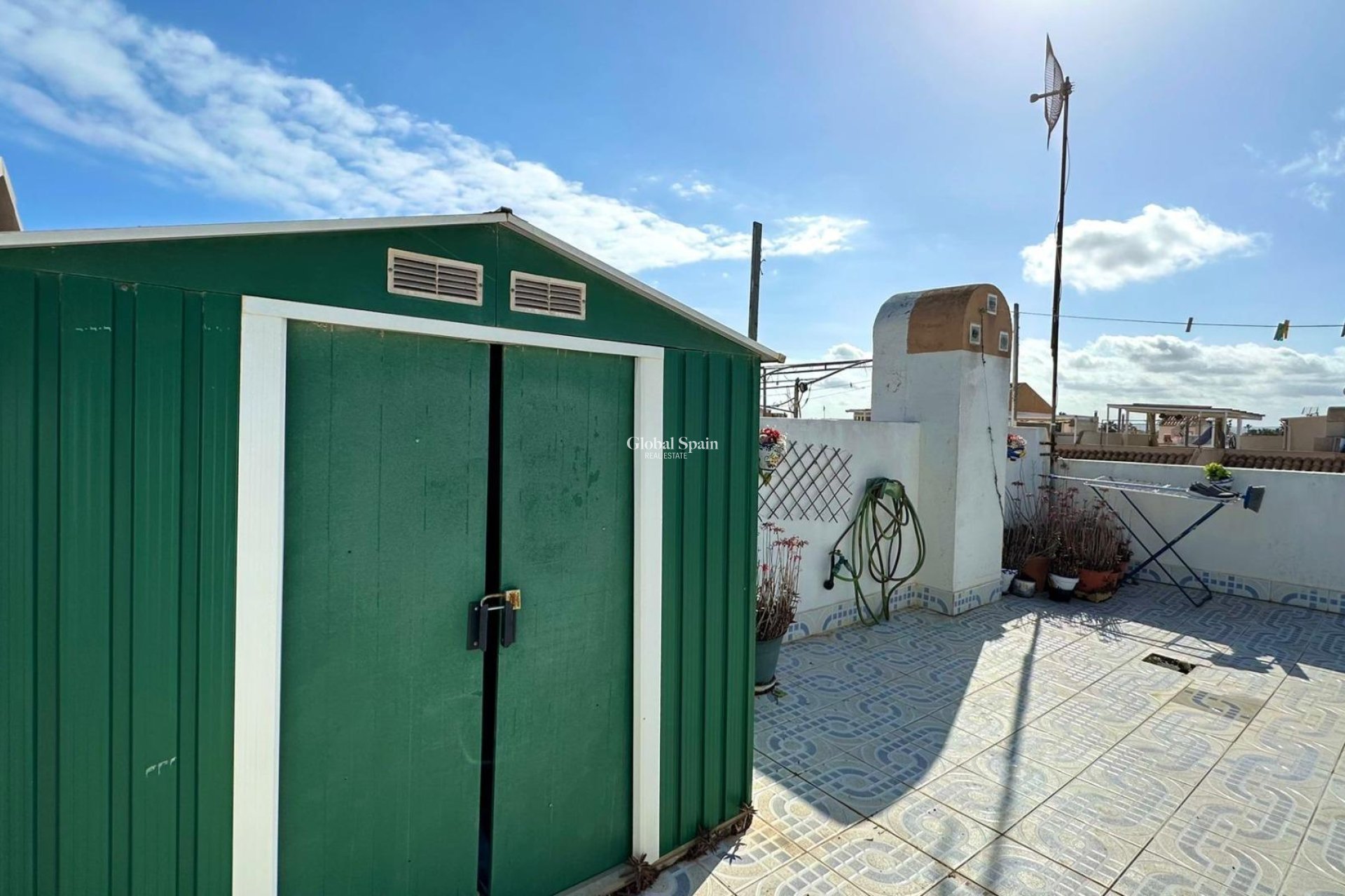 Revente - APPARTEMENT -
TORREVIEJA - El limonar