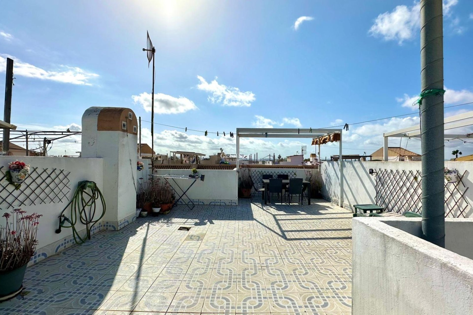 Revente - APPARTEMENT -
TORREVIEJA - El limonar