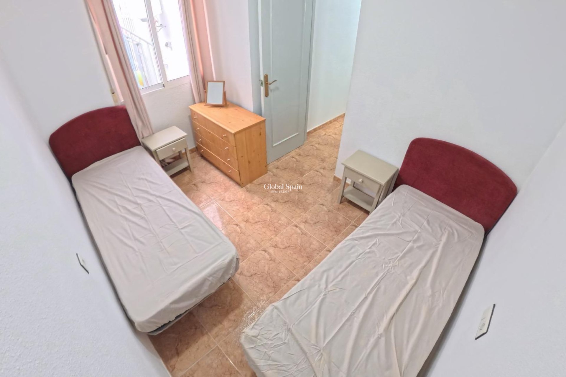 Revente - APPARTEMENT -
TORREVIEJA - El limonar