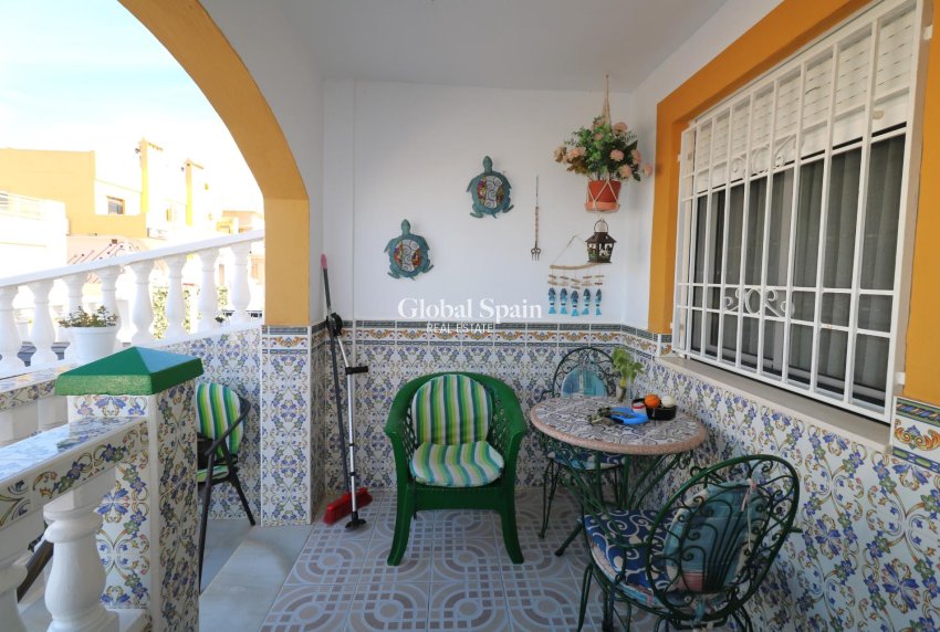 Revente - APPARTEMENT -
TORREVIEJA - El limonar