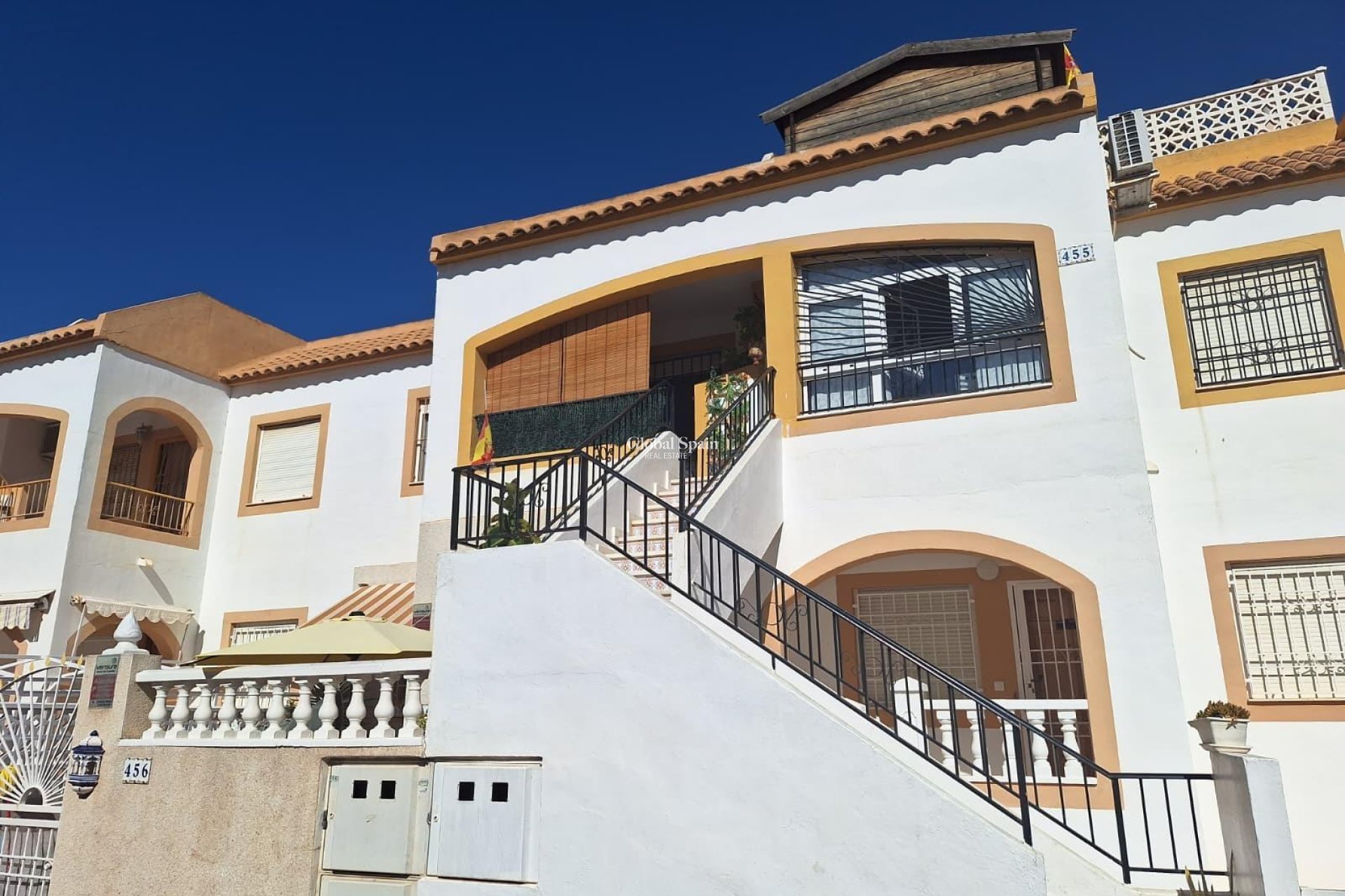 Revente - APPARTEMENT -
TORREVIEJA - El limonar