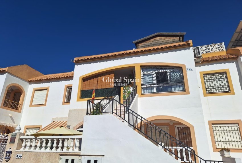 Revente - APPARTEMENT -
TORREVIEJA - El limonar
