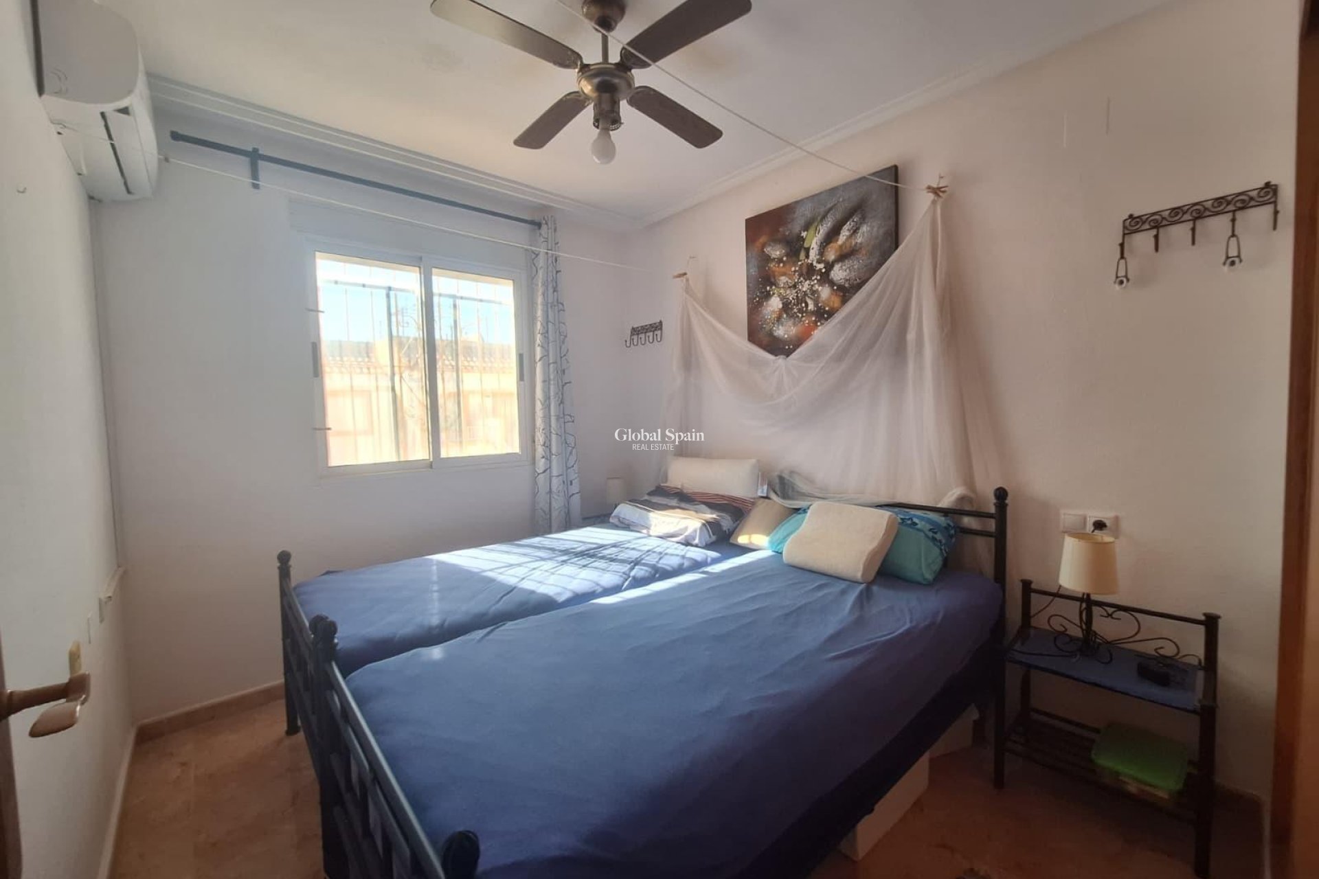 Revente - APPARTEMENT -
TORREVIEJA - El limonar