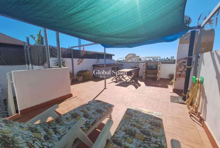 Revente - APPARTEMENT -
TORREVIEJA - El limonar
