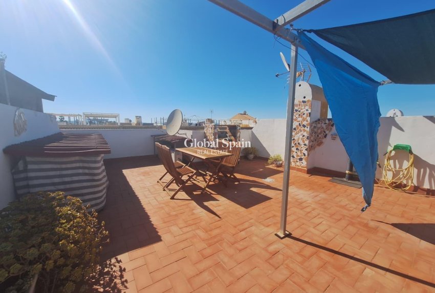 Revente - APPARTEMENT -
TORREVIEJA - El limonar
