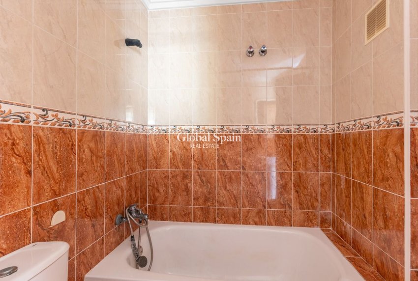 Revente - Appartement -
TORREVIEJA - El Molino