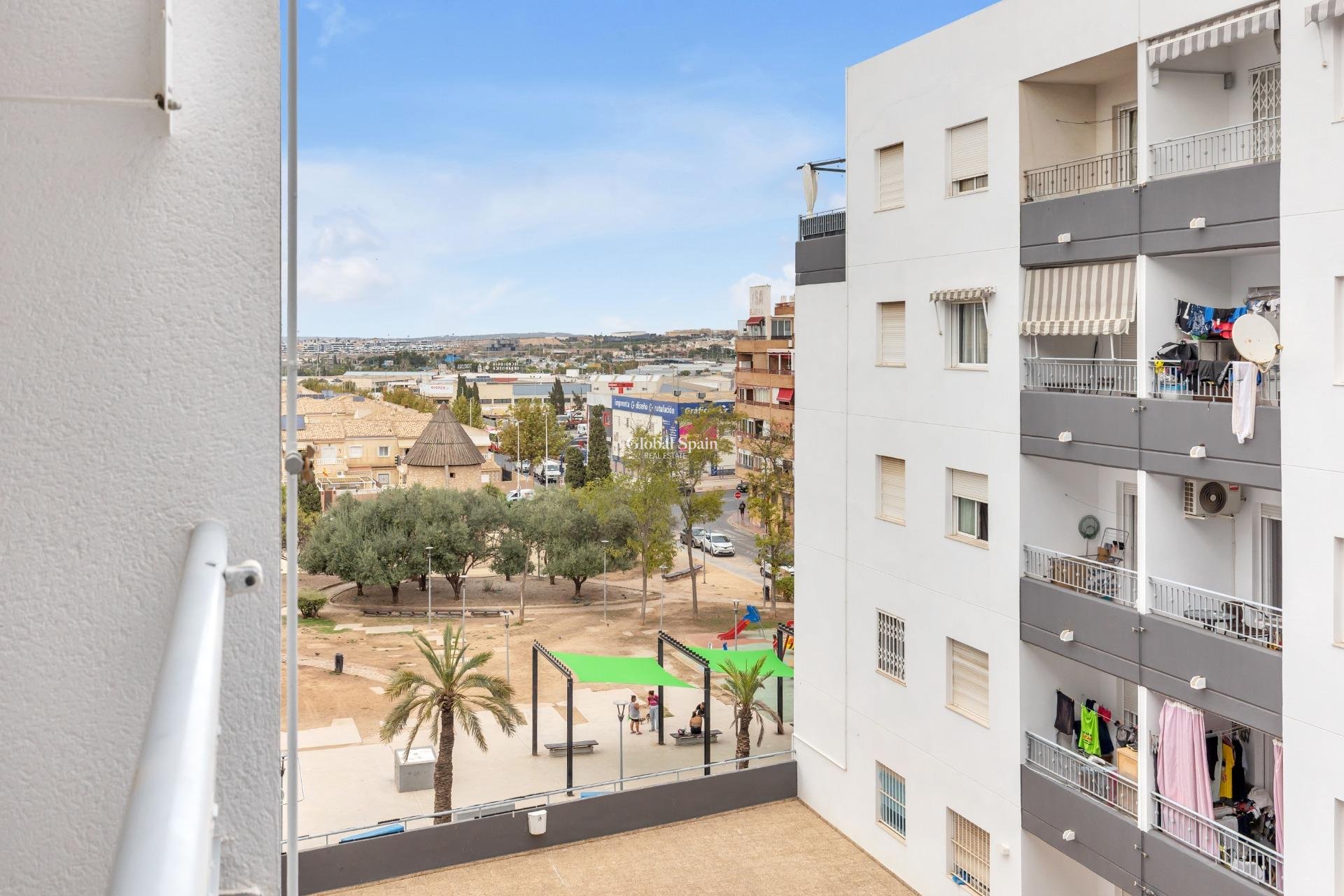 Revente - APPARTEMENT -
TORREVIEJA - El Molino