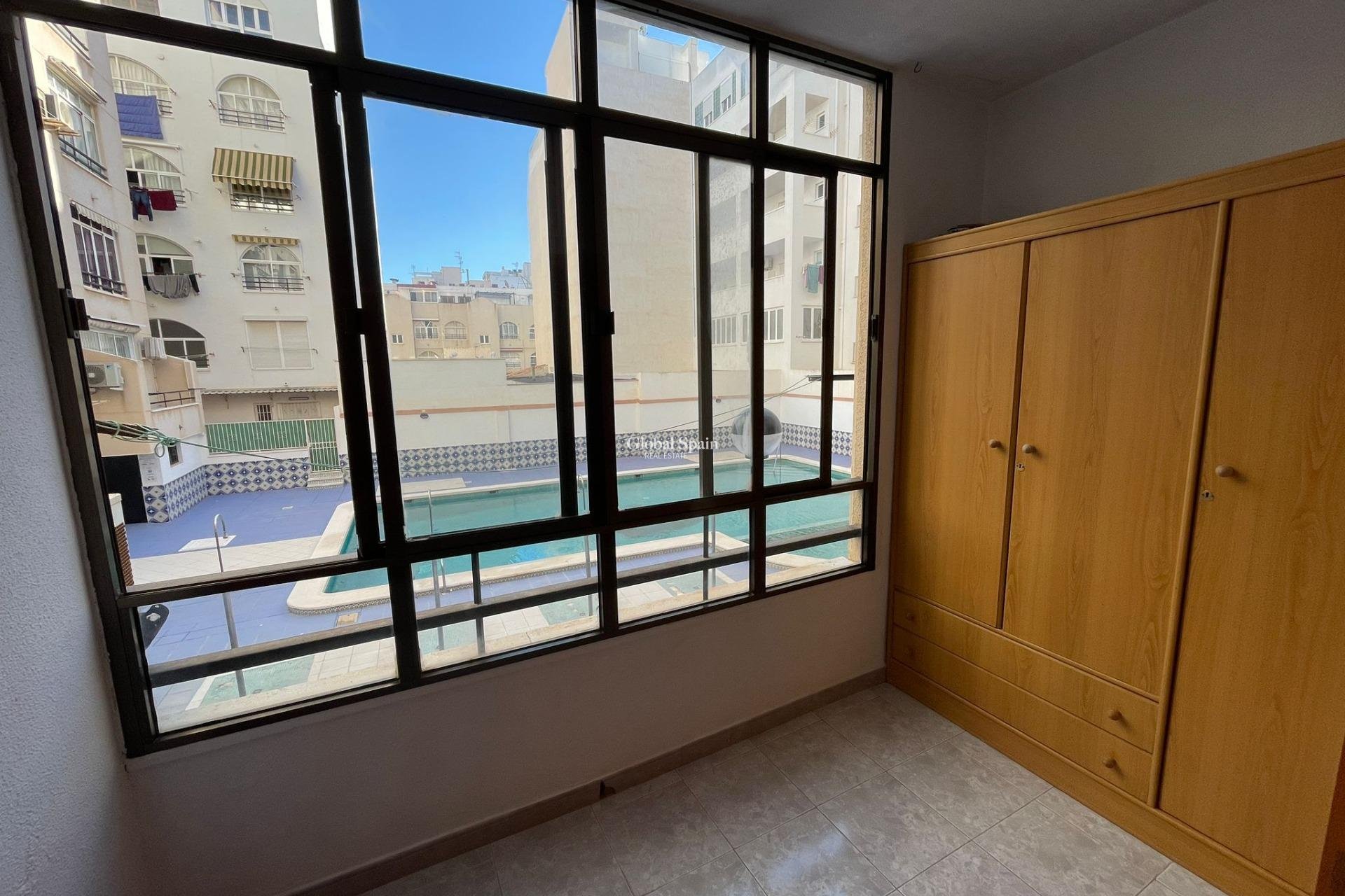 Revente - APPARTEMENT -
TORREVIEJA - Estacion de autobuses