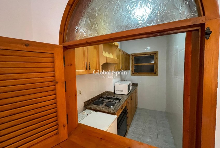 Revente - APPARTEMENT -
TORREVIEJA - Estacion de autobuses