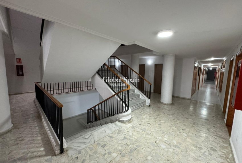 Revente - APPARTEMENT -
TORREVIEJA - Estacion de autobuses