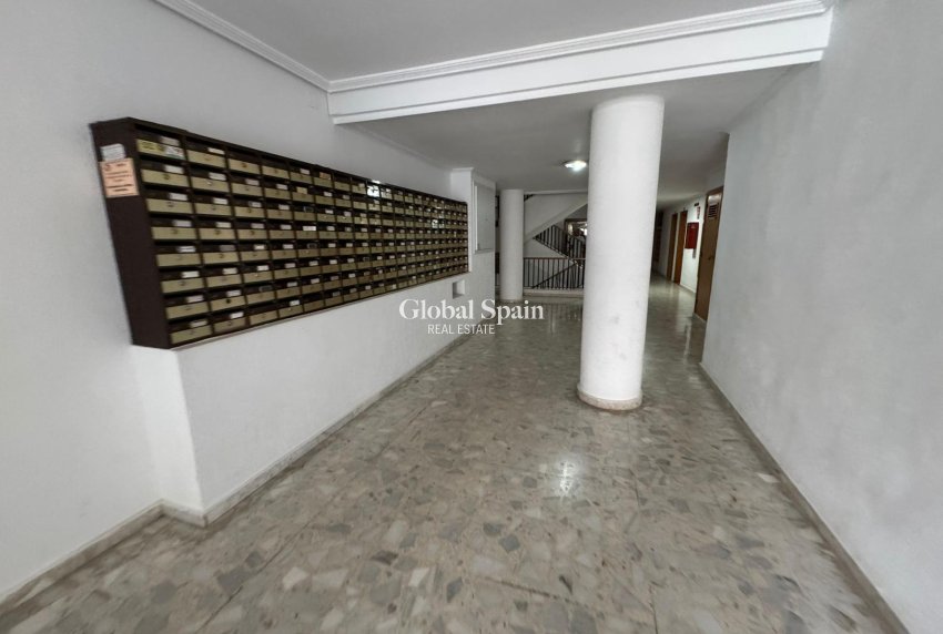 Revente - APPARTEMENT -
TORREVIEJA - Estacion de autobuses