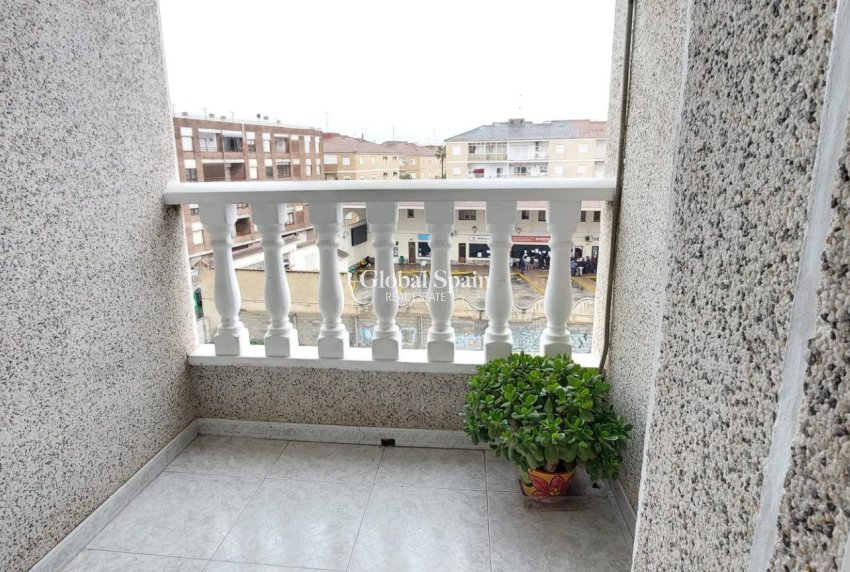 Revente - APPARTEMENT -
TORREVIEJA - Estacion de autobuses